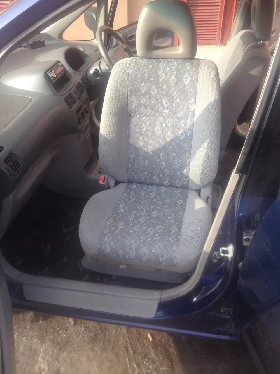 Toyota corolla spacio 1998. Toyota corolla spacio 1998 салон. Тойота королла спасио 1997. Тойота спасио 6 мест. Задний подлокотник spacio ae111.