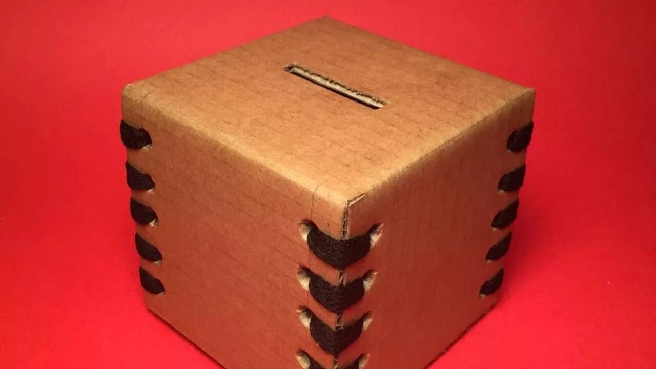 Как сделать копилку своими руками из коробки. Копилка из картона. коробка из картона копилка. копилка из гофрокартона. самодельная копилка из коробки.