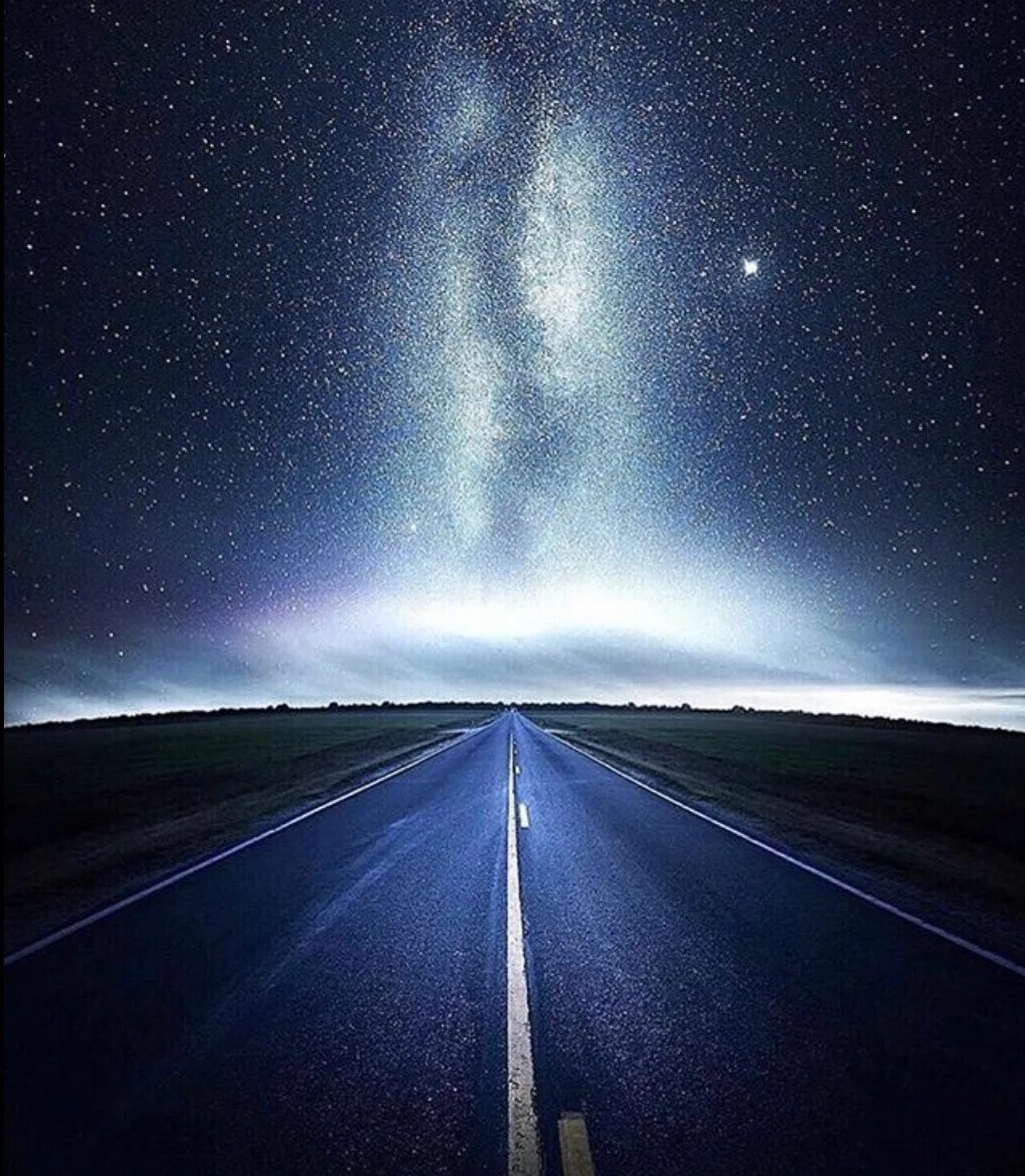 Дорога в космос. Дорога к звездам. Дорога к небу. Звездное небо дорога