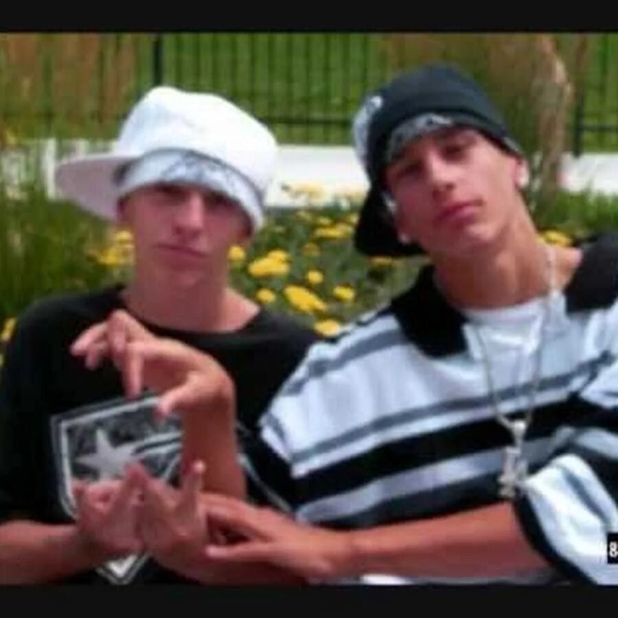 Gang white 8000. White gang. Группа odd future. Мембер уличной банды. Gang photo.