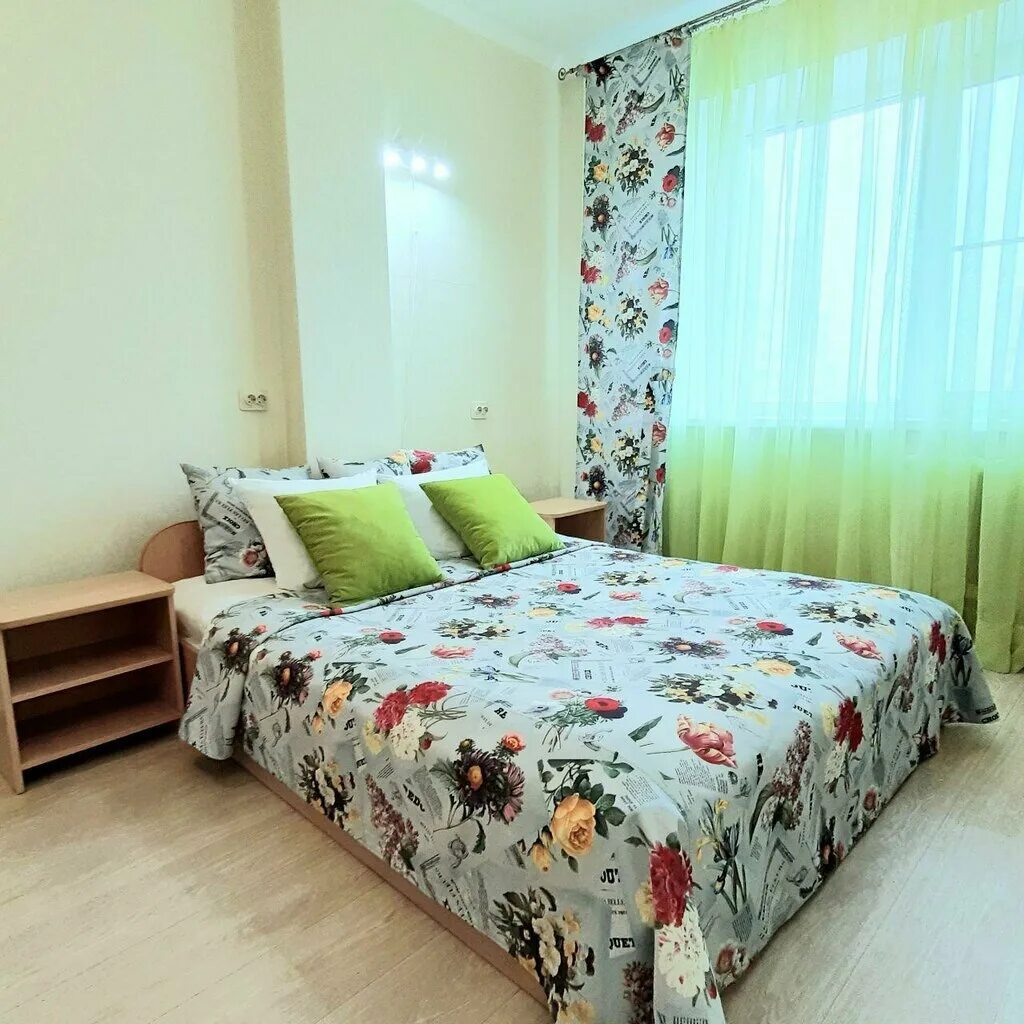 ворошилова 1/4 воронеж. букинг воронеж. жилье от 1500 р. студия квартира на сутки. комнаты внаем воронеж.