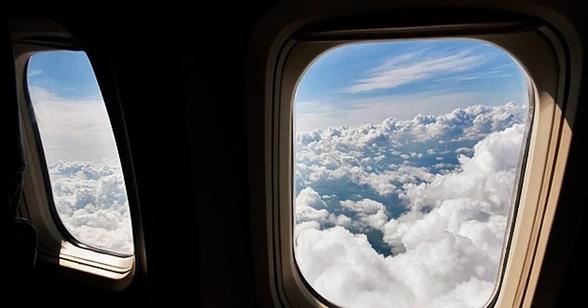 Окно самолета. Иллюминатор самолета. Вид из самолета. Вид из иллюминатора самолета. Шторки иллюминаторов