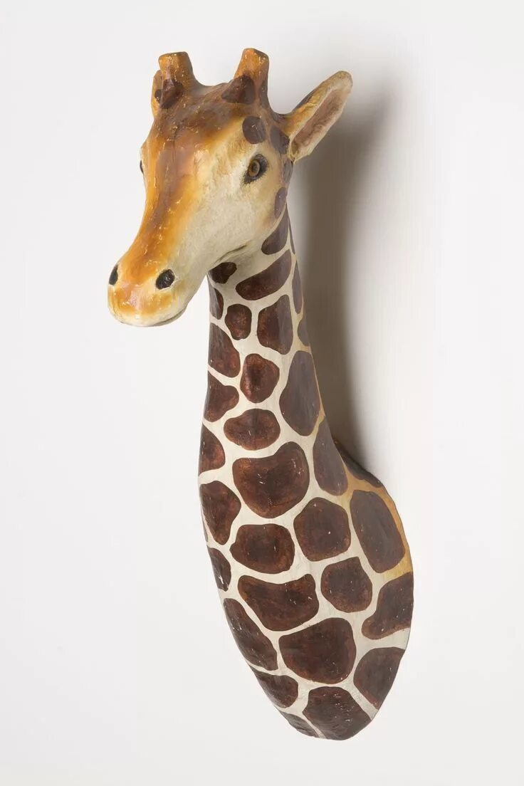 жирафы статуэтки серебряные. фигура жирафа для интерьера. скульптура жирафа. жираф из дерева для интерьера. жираф из глины.