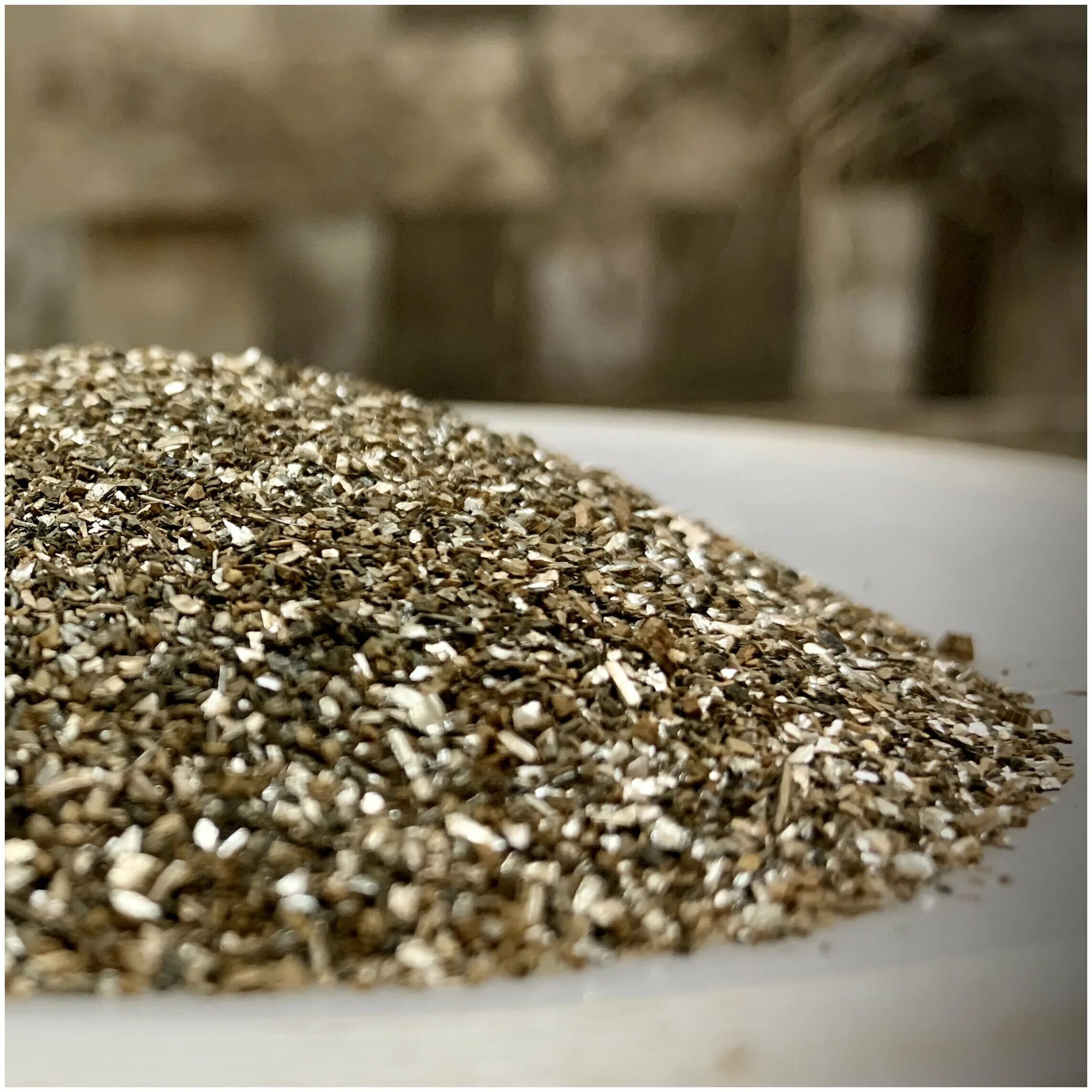 0,2-0,63мм. Фракция 1 мм. Грунт аква соил. Грунт янтарный. 1 - 0.