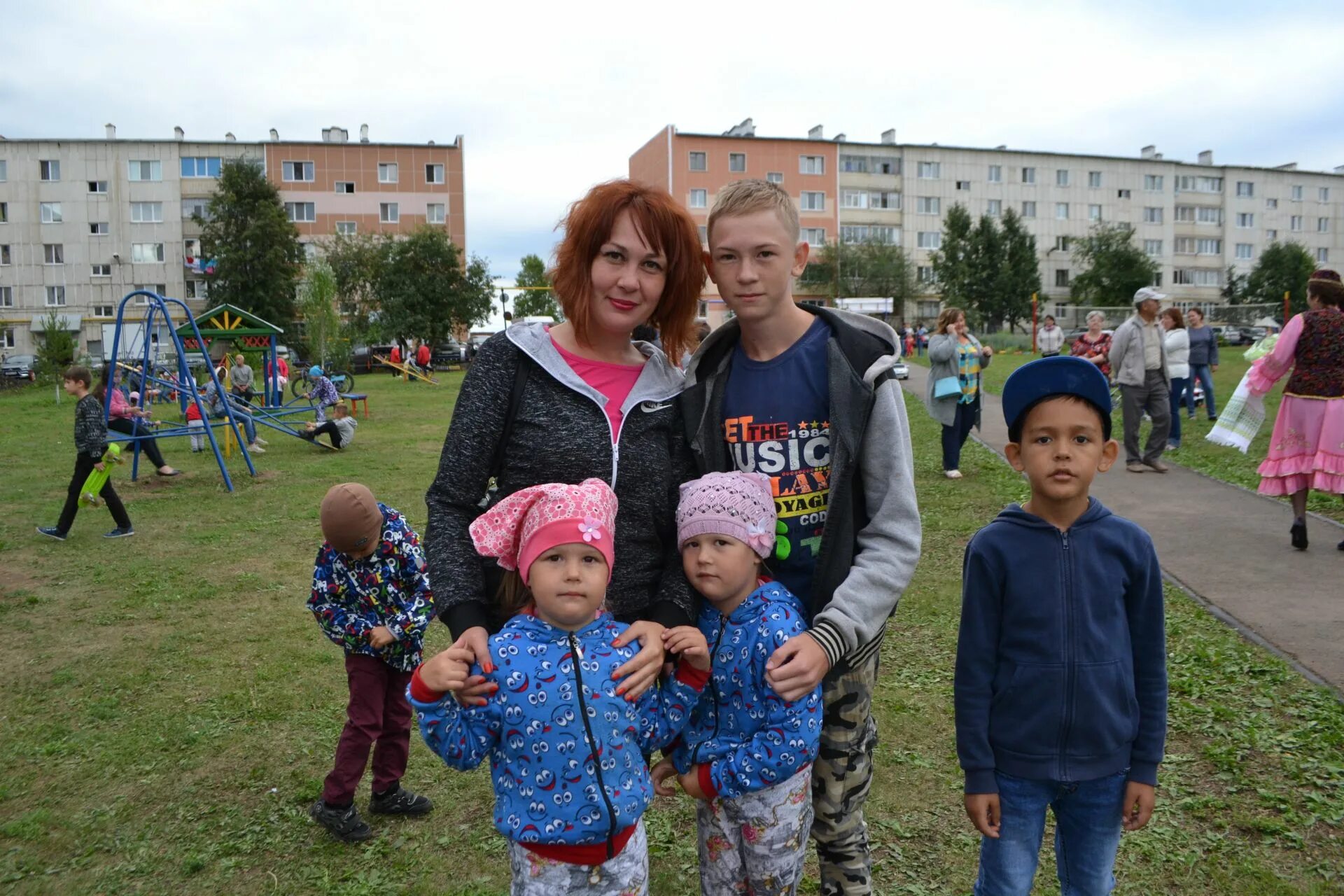 Гисметео азнакаево на 14 дня. Шайхутдинова 5 Азнакаево. Праздник двора Шайхутдинова Азнакаево. Шайхутдинова 3 Азнакаево. Султангалиева 31 Азнакаево Азнакаево.