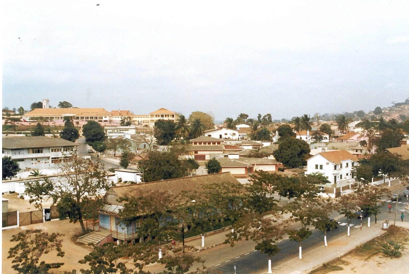 Ангола столица луанда. Уамбо ангола. Кабинда ангола. Кабинда. Кабинда город.