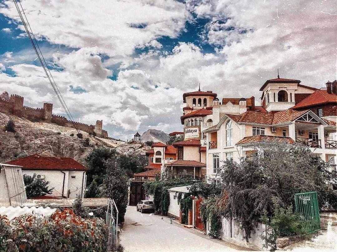 Судак крым улицы. Судак крым центральная улица. Улицы города судак. Отель эстет судак. Г.