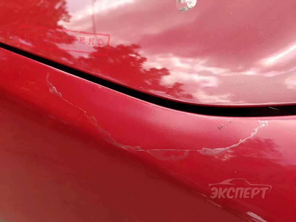 Полез лак на авто. Мазда 3 облезает лак. слез лак на машине. мазда сх5 вздулась краска. слез лак на бампере ниссан ноут.
