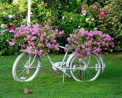 Велосипед в саду декор - 62 фото