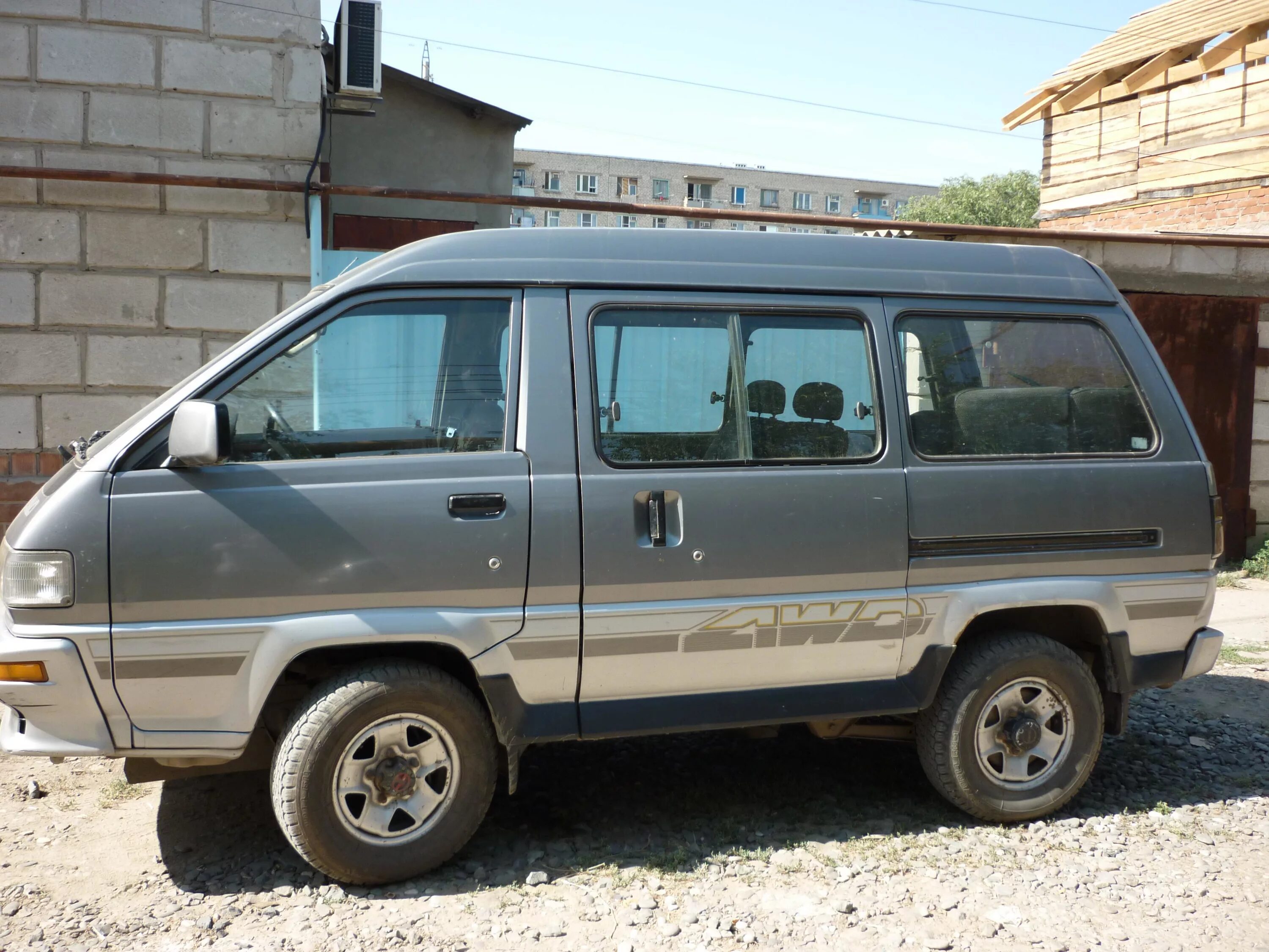 Купить полный привод недорого. Toyota Town Ace 1995 дизель. Тойота лит айс 90. Тойота Таун-айс 1995-2000. Toyota Lite Ace 1990.