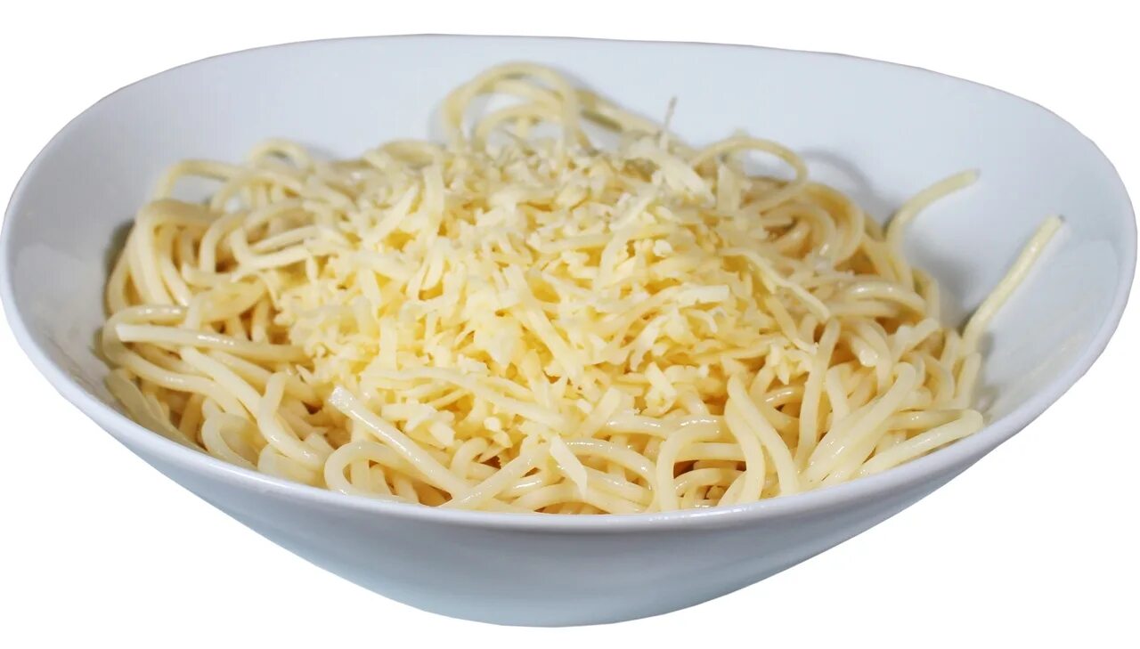 Спагетти с сыром. Лапша в тарелке. Макароны в тарелке. Макароны с тертым сыром. Сырая лапша