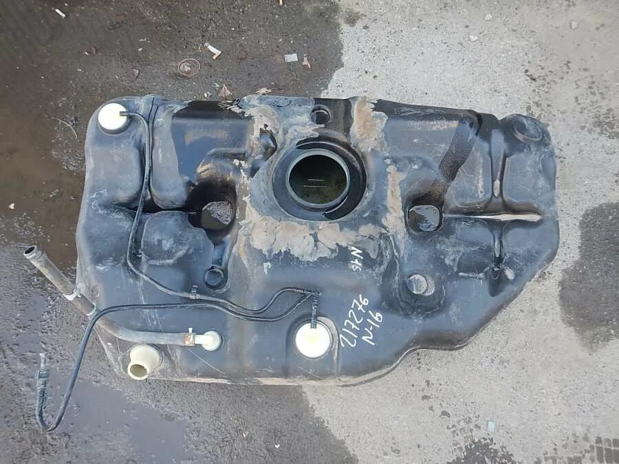 Nissan almera бак. Ниссан альмера бак бензина. Маслобак nissan almera n15. Ниссан альмера бак бензина. Ниссан альмера g15 топливный бак.