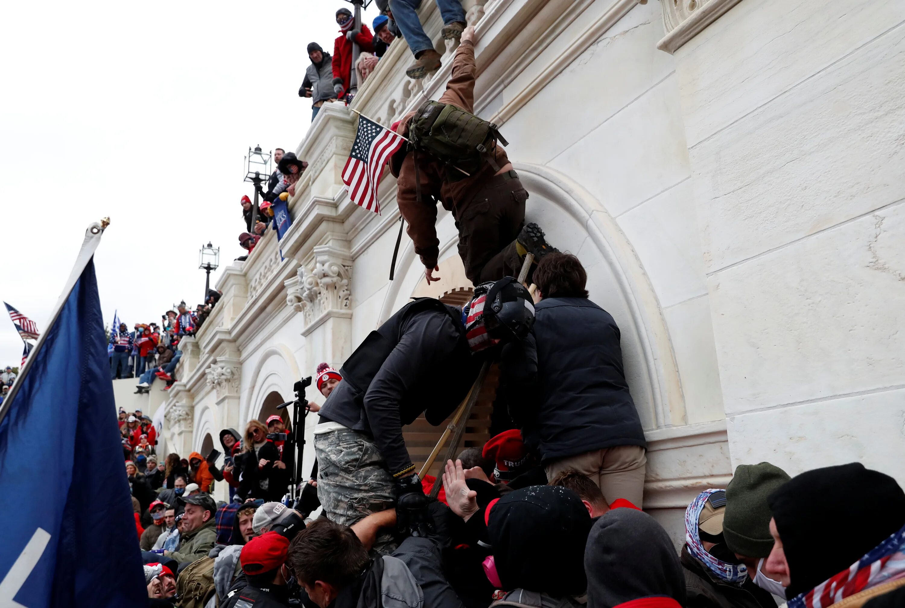 Штурм Капитолия 2021. Митинги в США. США на Майдане. На Вашингтон митинг. Митинги в америке