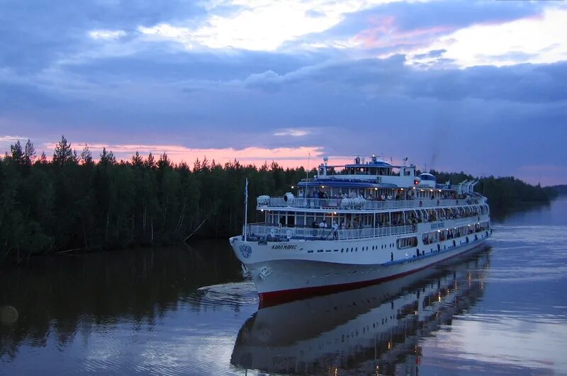Теплоход сказка нижний новгород. Теплоход северное сияние. Теплоход северная сказка каюты. Теплоход сказка. Теплоход-пансионат «северная сказка».