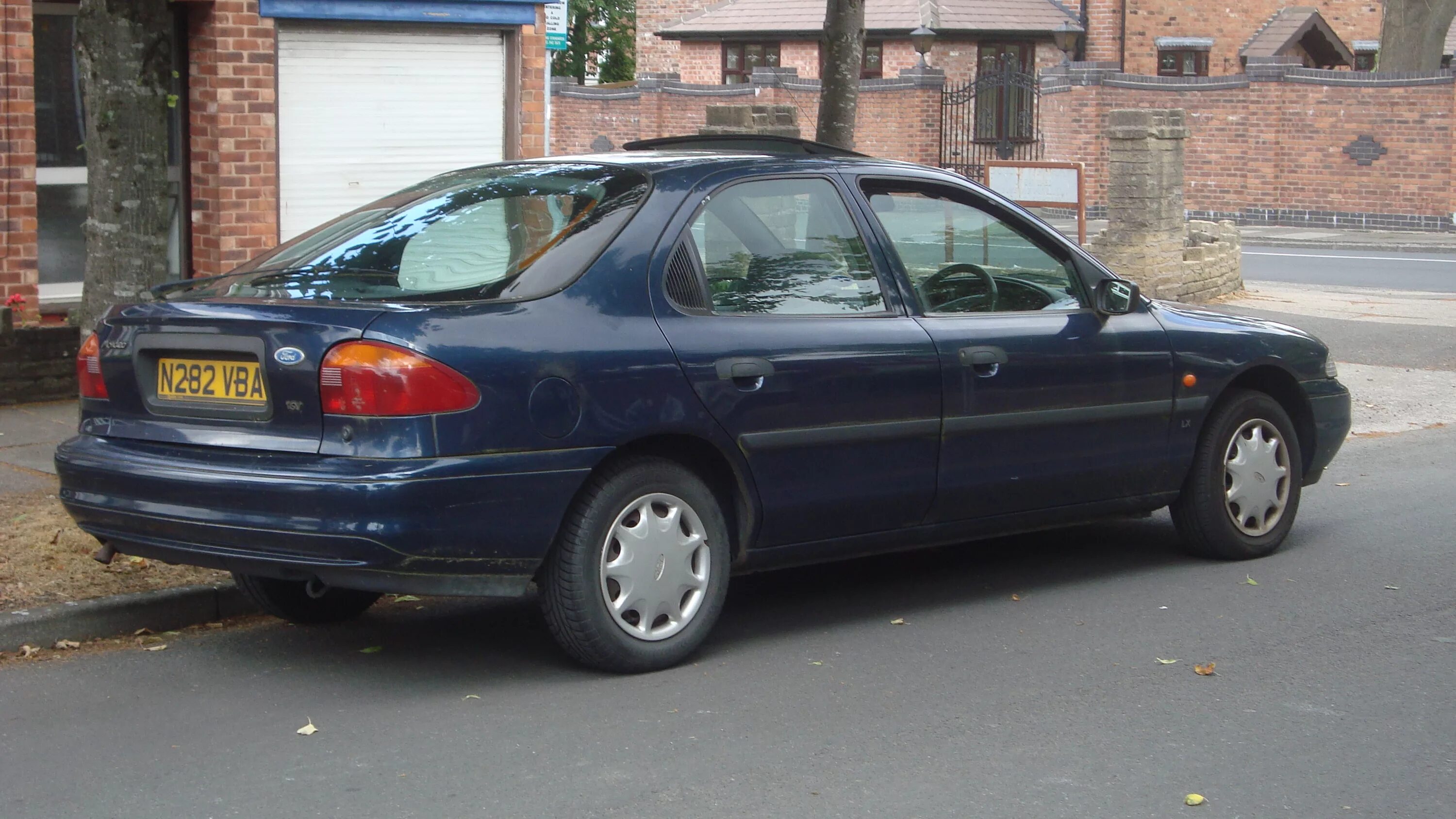 Форд мондео 1. Ford Mondeo 1995. Форд Мондео 1 1995. Форд Мондео 1995 хэтчбек. Форд Мондео 1995 года хэтчбек.