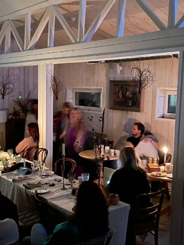 Кафе в азове на колонтаевском. Едва знакомы. Азов кафе на колонтаевской. Едва знакомы пространство. Истории призраков фильм 2017.