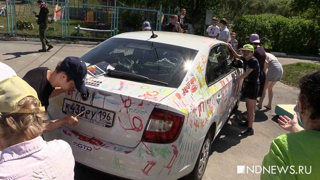 Деревянная машина жук. Детдом машин дом. Машина детдома. Машина детдома. Машина детского дома.