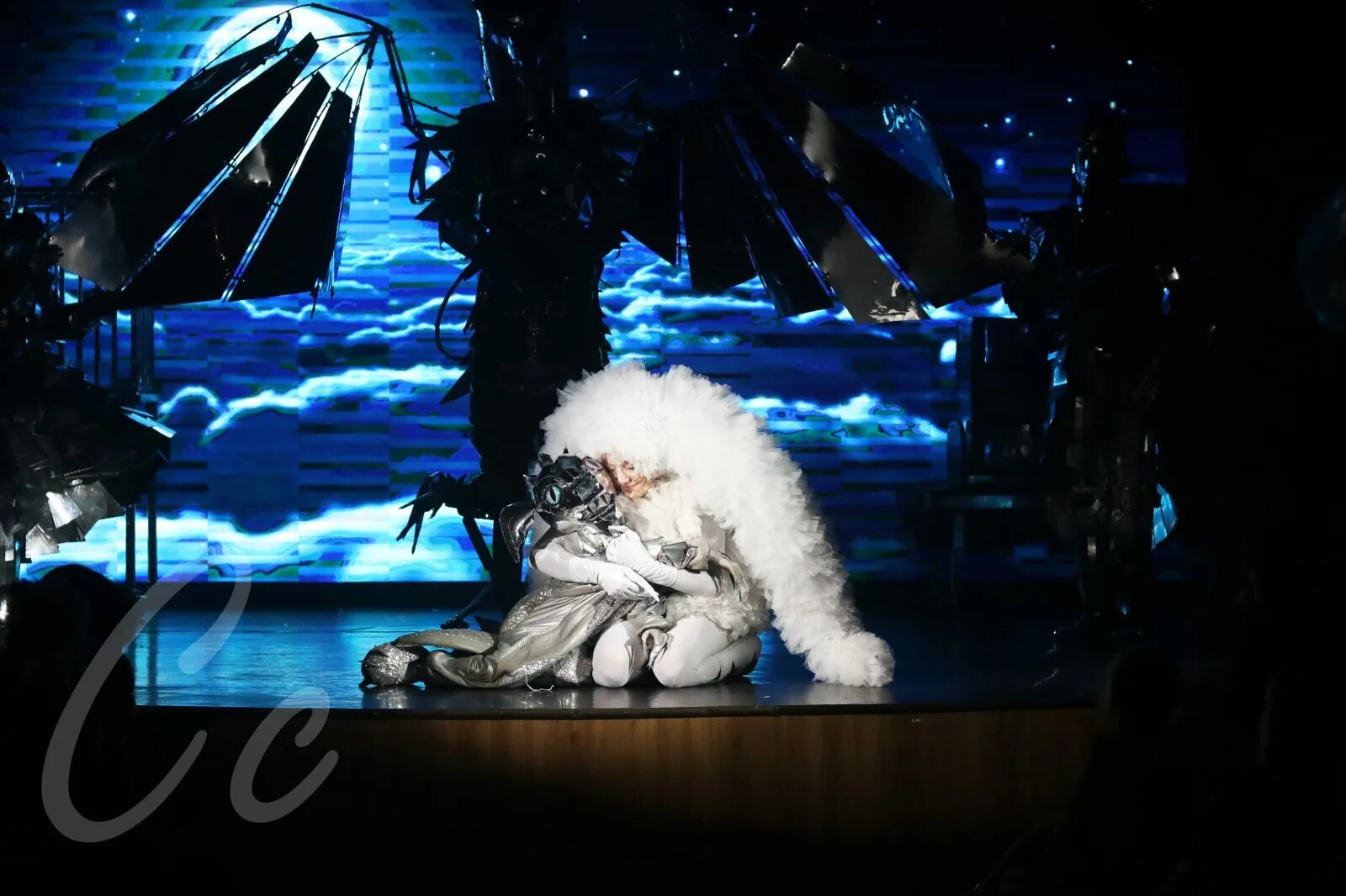 Лунозавр спектакль спб. Театр будущего тайна лунозавра. дворец олимпия тайна лунозавра. шоу лунозавра в спб.