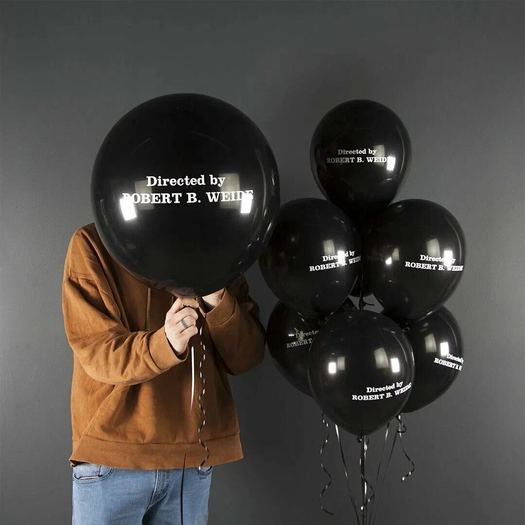 Елочные шарики directed by r. Шары directed by robert b weide. Новогодние шары directed by. Шары directed by robert b weide. Елочные шары robert b.