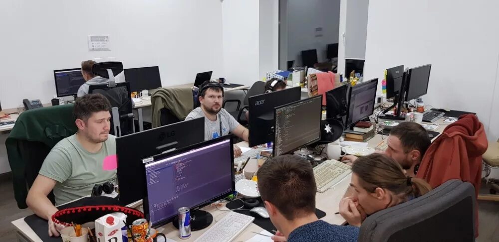 Геймдев студия. Офис геймдев студии. геймдев колледж москва. студии геймдева в россии.