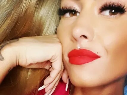 Mina_Babe - female - de - StripChat Hot Amateur Cams - CamsRated.com Cams.