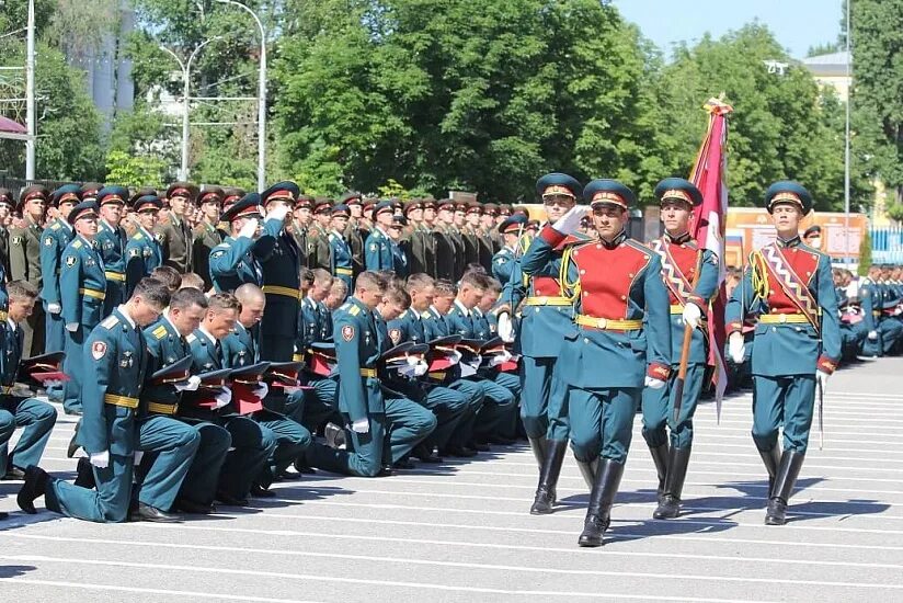 Саратовский военный ордена Жукова Краснознаменный институт. Саратовский военный институт ВНГ РФ. Саратовское военное ордена Жукова. Институт войск национальной гвардии Саратов. Институты национальной гвардии рф