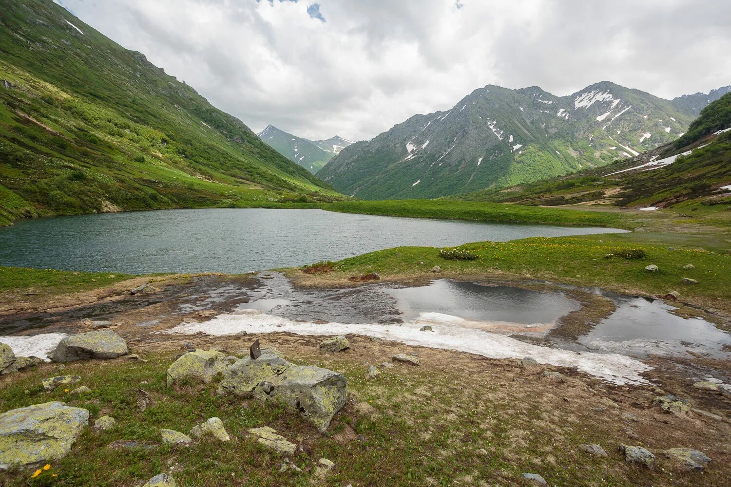Озеро радужное семиозерье. Семиозерье карелия. Семиозерье название озер. Семиозерье забайкальский край. Гладышевское озеро семиозерье.