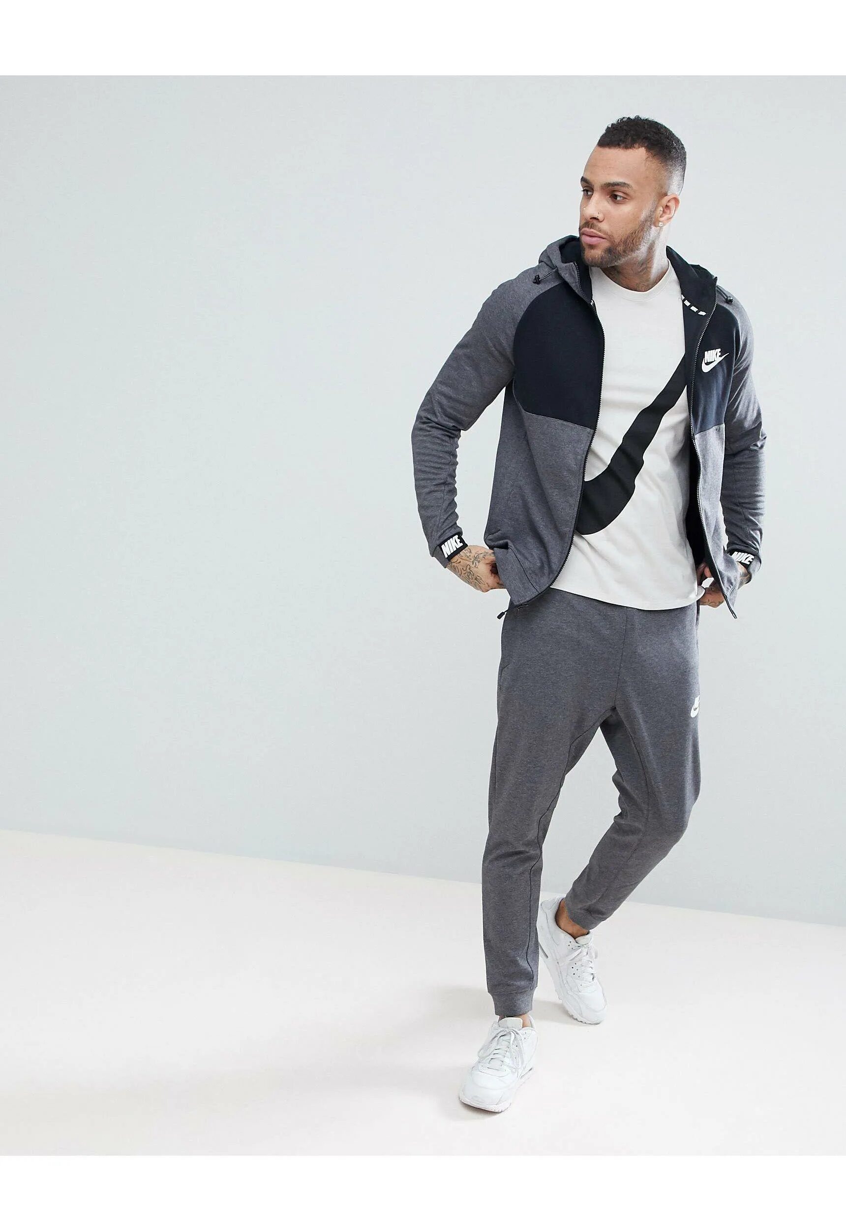 Спортивный костюм найк серый мужской. Nike Tracksuit Grey. Костюм Nike мужской серый. Nike костюм мужской спортивный zip. Серый костюм найк