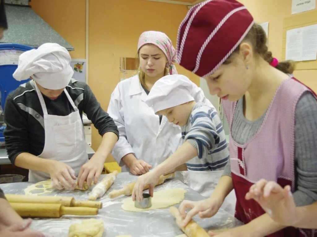 повар в школе. янао школы интернат. ямальская школа интернат. яр сале интернат. ныда надымский район школа.