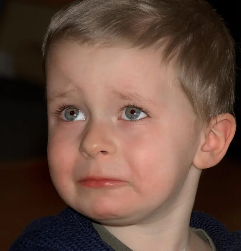 злая девочка. девочка с надутыми губками. обижаться 3 лицо. обижаться 3 лицо. грустная девочка.