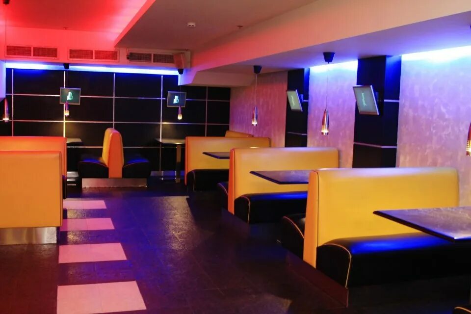 кафе этажи. ресторан этаж. интерьер ресторана первого класса. кафе этаж в снежкоме. ресторан этаж москва.