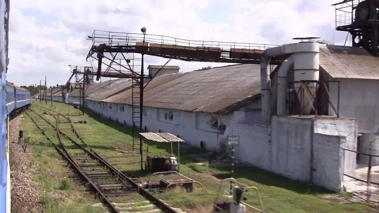 Пригородная джанкой. 2тэ116 Джанкой. Станция Азовская Крым. Станция Урожайная. Станция Сурское Приднепровской ж.д..