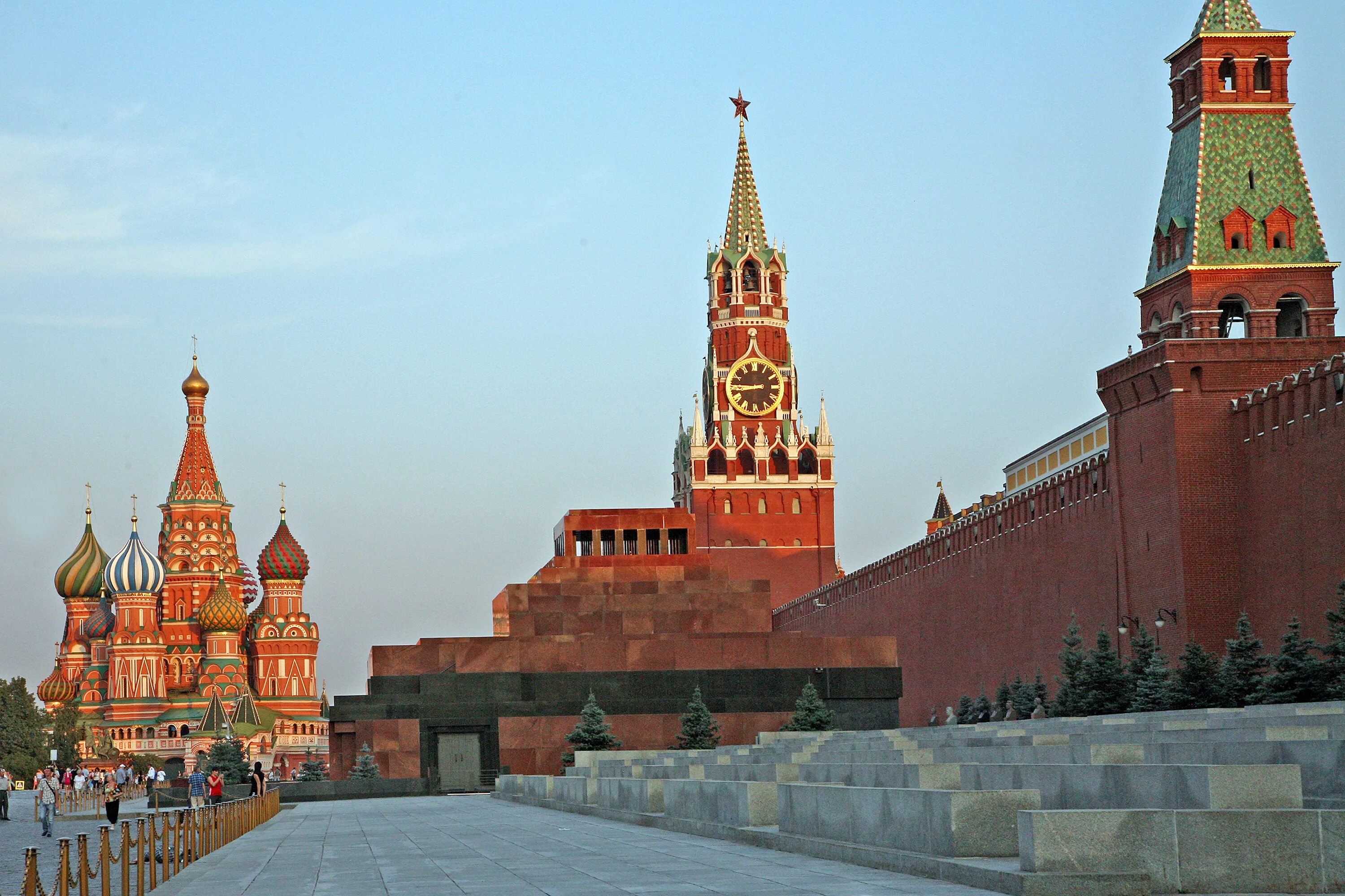 Спасская башня Кремля. Красная площадь Москва Спасская башня. Красная площадь Кремль Спасская башня. Спасская башня Кремля 1491. Легкое красная площадь