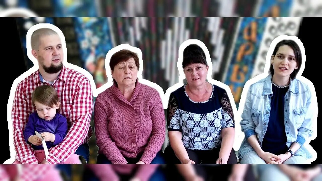 На скамеечке с подружкой мы сидели вдвоем