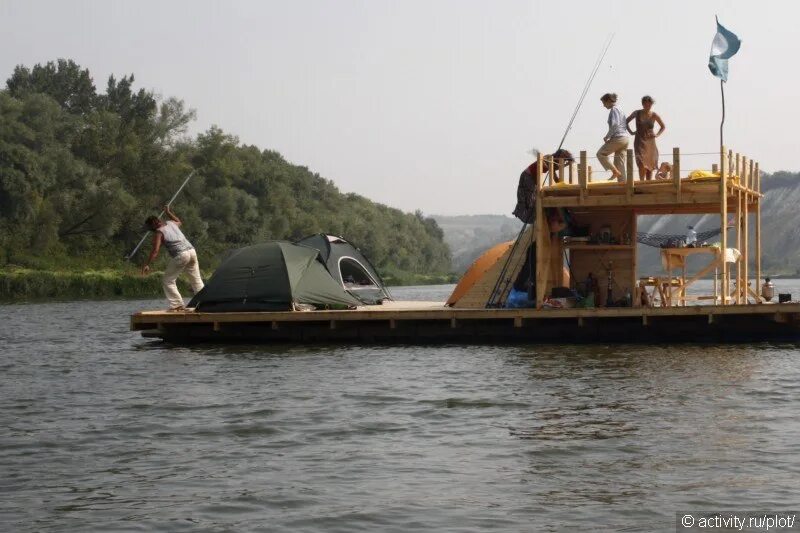 Путешествие на плоту по реке. Сплав по реке клязьма на плоту. Путешествовать на плоту. Сплав на плоту. Сплав на плоту по дону.