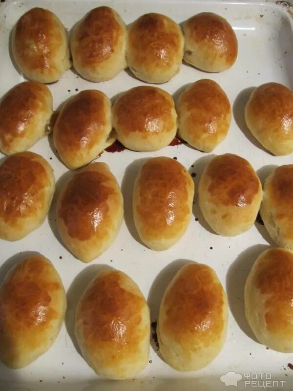 рецепты теста для пирожков с начинкой. рецепты теста для пирожков с начинкой. дрожжевое тесто для пирожков в духовке рецепт. дрожжевое тесто на пирожки рецепт. пирожки на кефире.