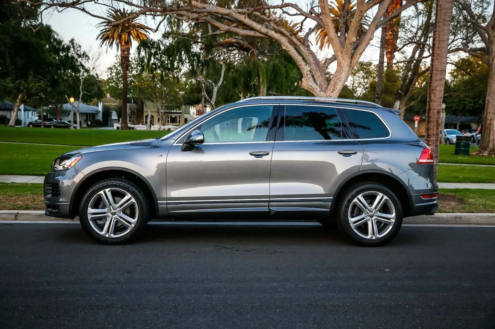 Volkswagen touareg 2014. Volkswagen Touareg 2014 r line. VW Touareg 2014. Volkswagen Touareg II R-line 2014. VW Touareg 2.