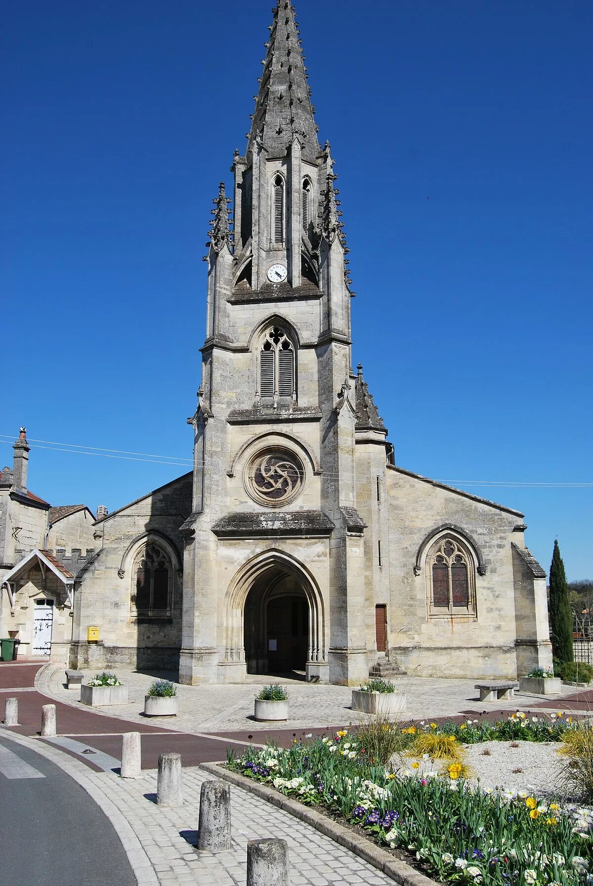 Сен Винсенте Кардоне храм. Костел в Сенно. Эскье де Флуарак. St. Vincent Church in Montreux.