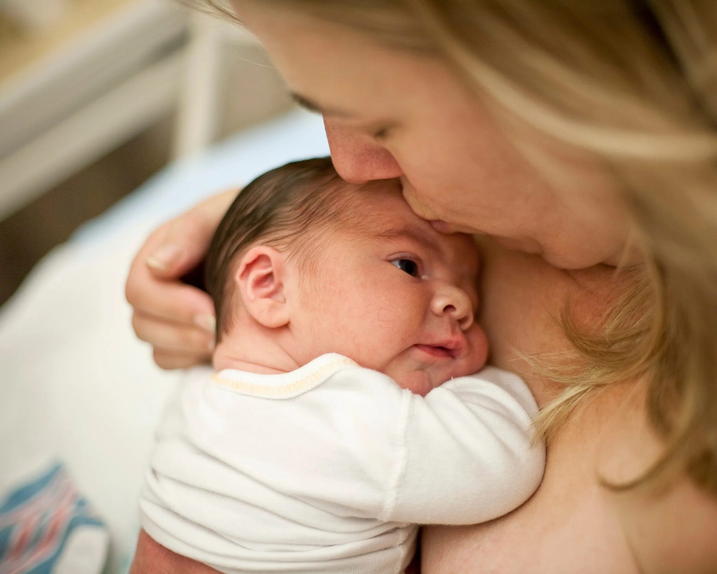 Baby daughters. Материнский инстинкт. Инстинкт матери. Материнский инстинкт картинки. Родительский инстинкт у человека.