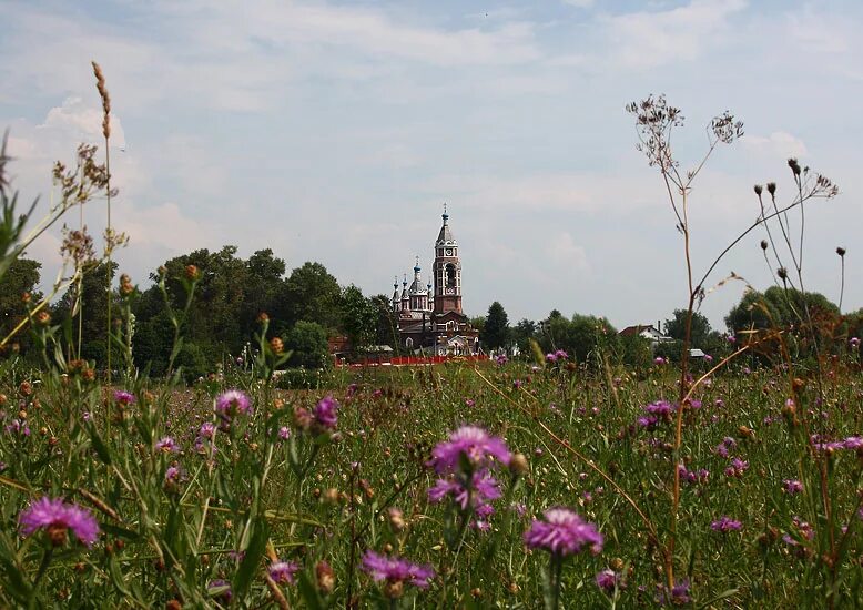 Гжельская роспись народный промысел. Народный промысел гжель. Гжельская роспись кувшин. Народные промыслы гжель. -георгиевская церковь (с.