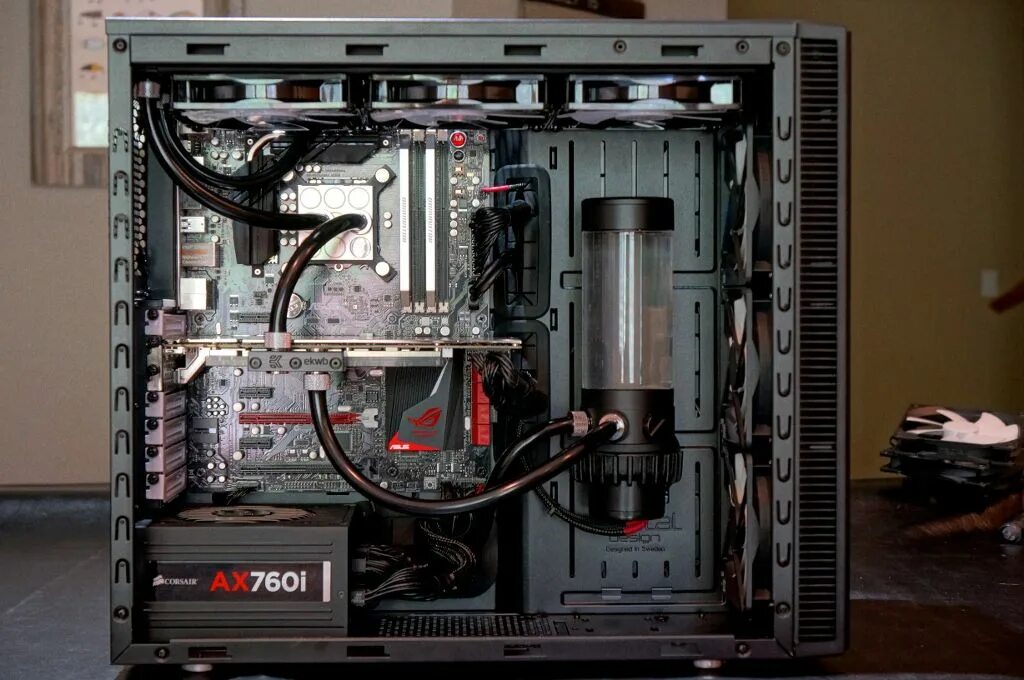 Custom loop. Fractal design define r5 водяное охлаждение. fractal design define c custom. fractal design custom. define 7 xl custom loop.