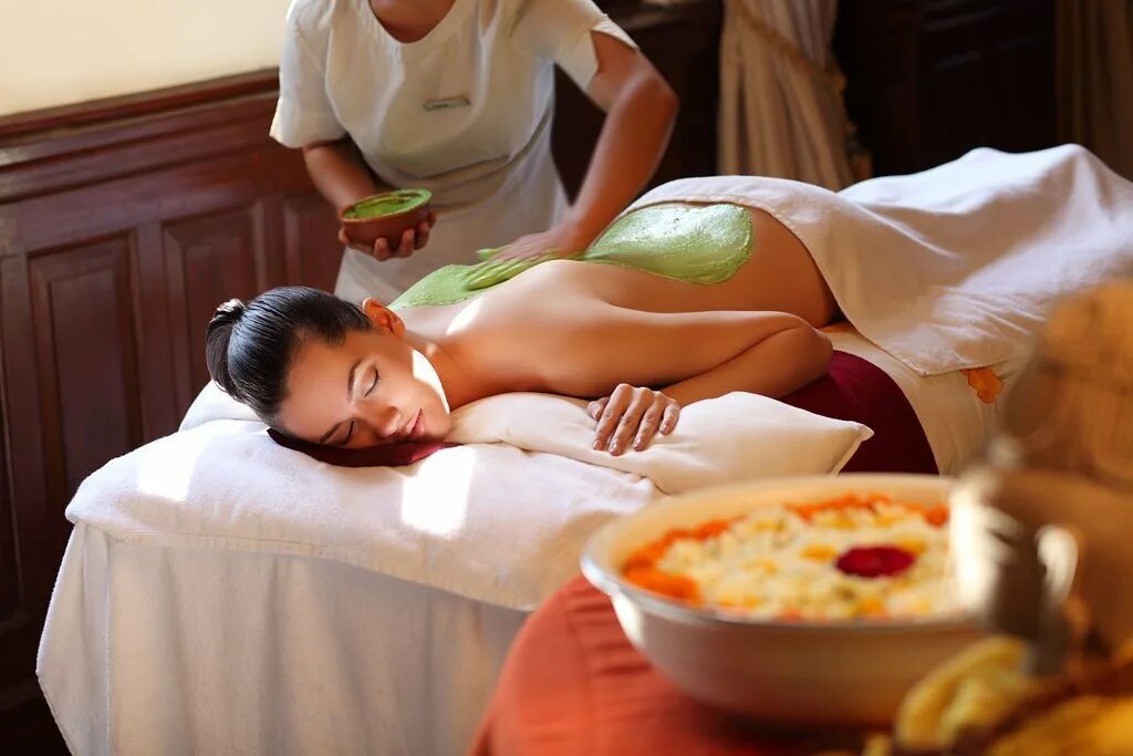 Лечебный массаж для женщин. Массаж камнями. Спа рай майкоп. Health spa. Health spa.