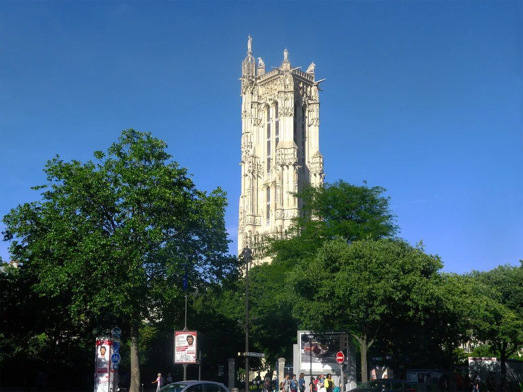 Башня в льгове. Надвратная икона на спасской башне. Башня ивановских ворот тульского кремля. Спасенная башня. Пизанская башня 2022.