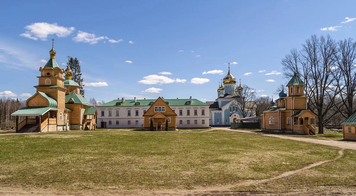 Святые псковской области. Никандрова Свято-Благовещенская пустынь. Никандрова пустынь Псков. Свято Благовещенский монастырь Никандрова пустынь. Никандровский монастырь Псковская область.