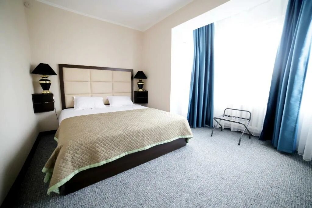 Silk road by minyoun. Отель silk road. Шелковый путь армения гостиница. Silk road by minyoun отель самарканд. Triple room.