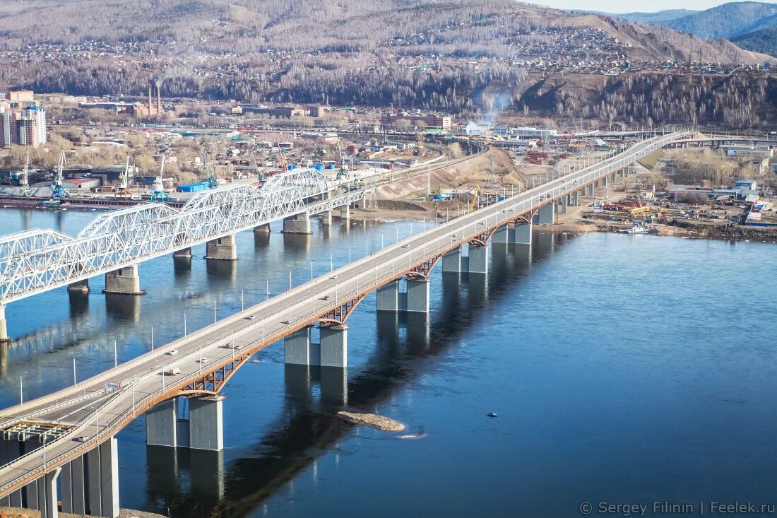 В красноярске на николаевском мосту. Николаевский мост Красноярск. Четвертый Николаевский мост в Красноярске. Николаевский, Железнодорожный мост Красноярск. Николаевский мост через Енисей.