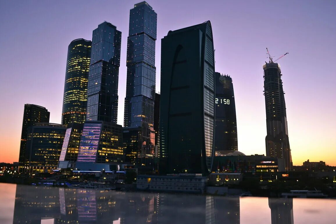 Офис ммдц москва сити. Москва сити ночью. Москва мост багратион москва сити. Moscow презентация на английском. Москоу сити небоскребы.