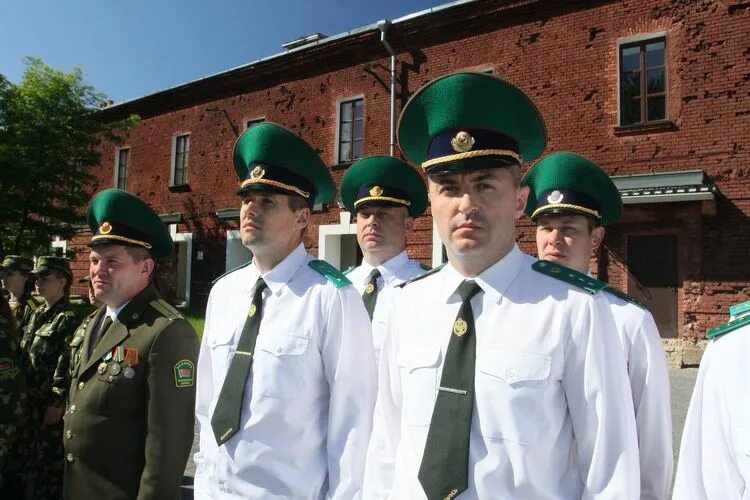 Калининградские пограничники. Пограничная академия сайт. Пограничная академия сайт. Девушки в пограничной академии. Московская пограничная академия.