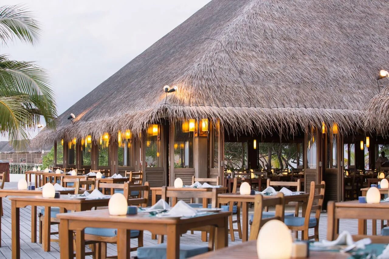 Айленд резорт. Мальдивы остров meeru. мееру исланд резорт мальдивы. meeru island resort 4. отель meeru island мальдивы.