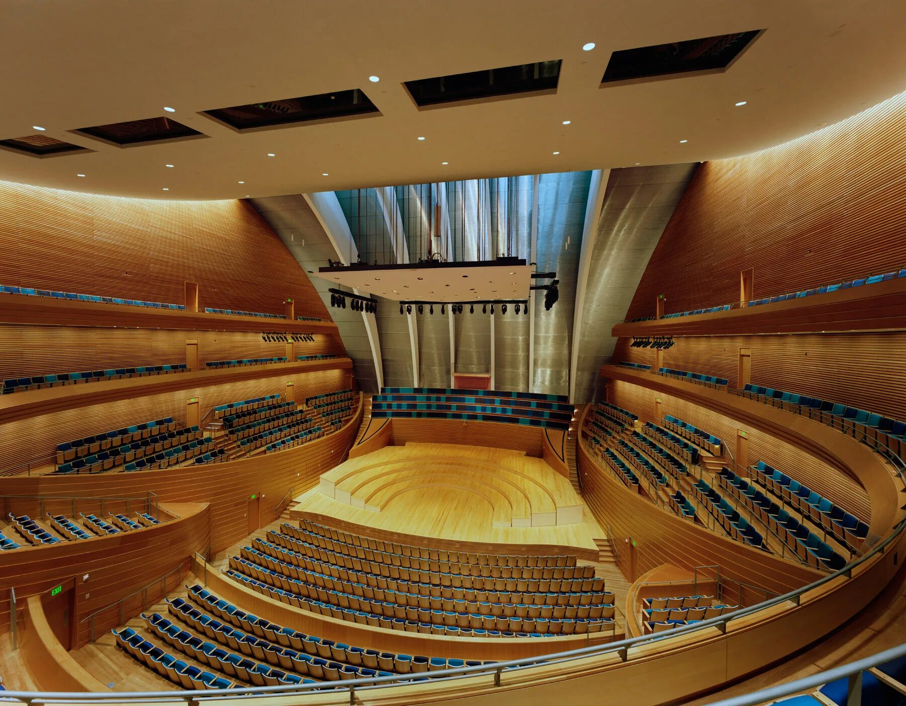 Kauffman Center for the performing Arts Моше Сафди. Моше Сафди центр искусств Кауфман в США. . Центр исполнительских искусств Кауфмана (Канзас-Сити, США). ММДМ театральный зал.